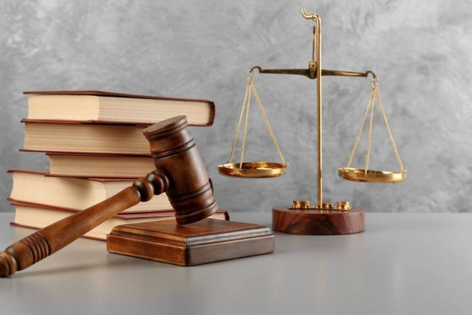 tender litigation lawyer in noida